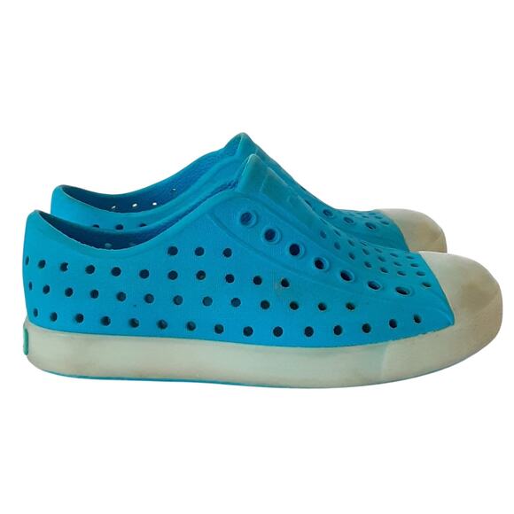 Native Jefferson Water Shoes Boys 10 Blue Glow in the Dark Play Sneakers School - Picture 2 of 9